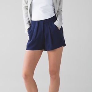 Women lululemon shorts